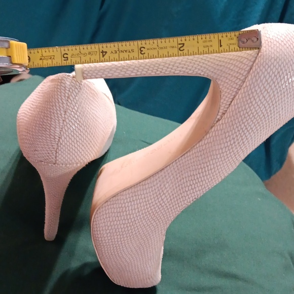 BCBG - White Genuine Leather Heels - Picture 5 of 7